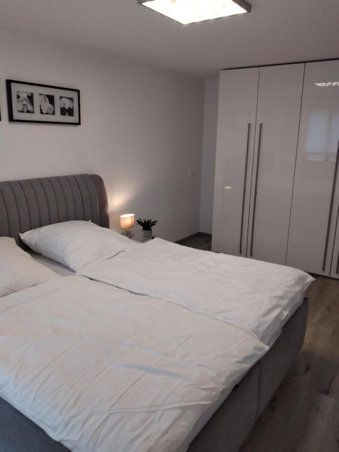 Ferienwohnung Trunk Direkt An Den Weinbergen, Parkplatz, Terrasse Mit Grill Und Lounge Roschbach Exterior foto